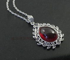 伊泰蓮娜麗晶飾品8403款商品 一站式飾品批發(fā)解決方案